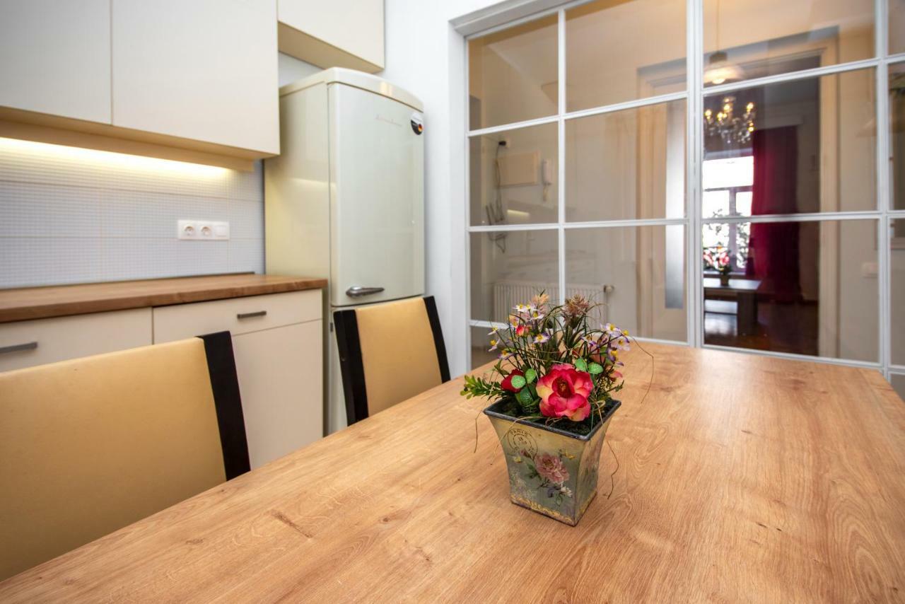 Gio'S Apartment Тбілісі Екстер'єр фото