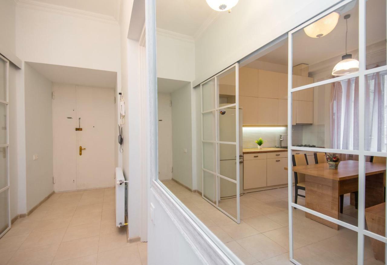 Gio'S Apartment Тбілісі Екстер'єр фото