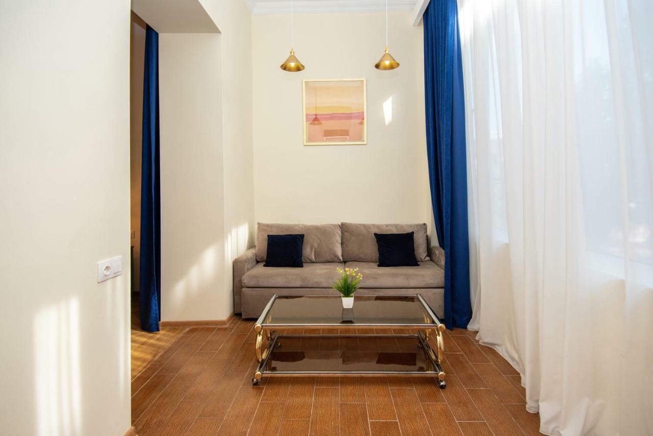 Gio'S Apartment Тбілісі Екстер'єр фото