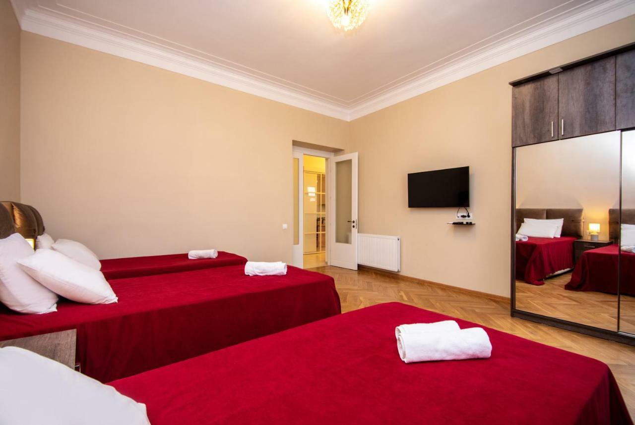 Gio'S Apartment Тбілісі Екстер'єр фото